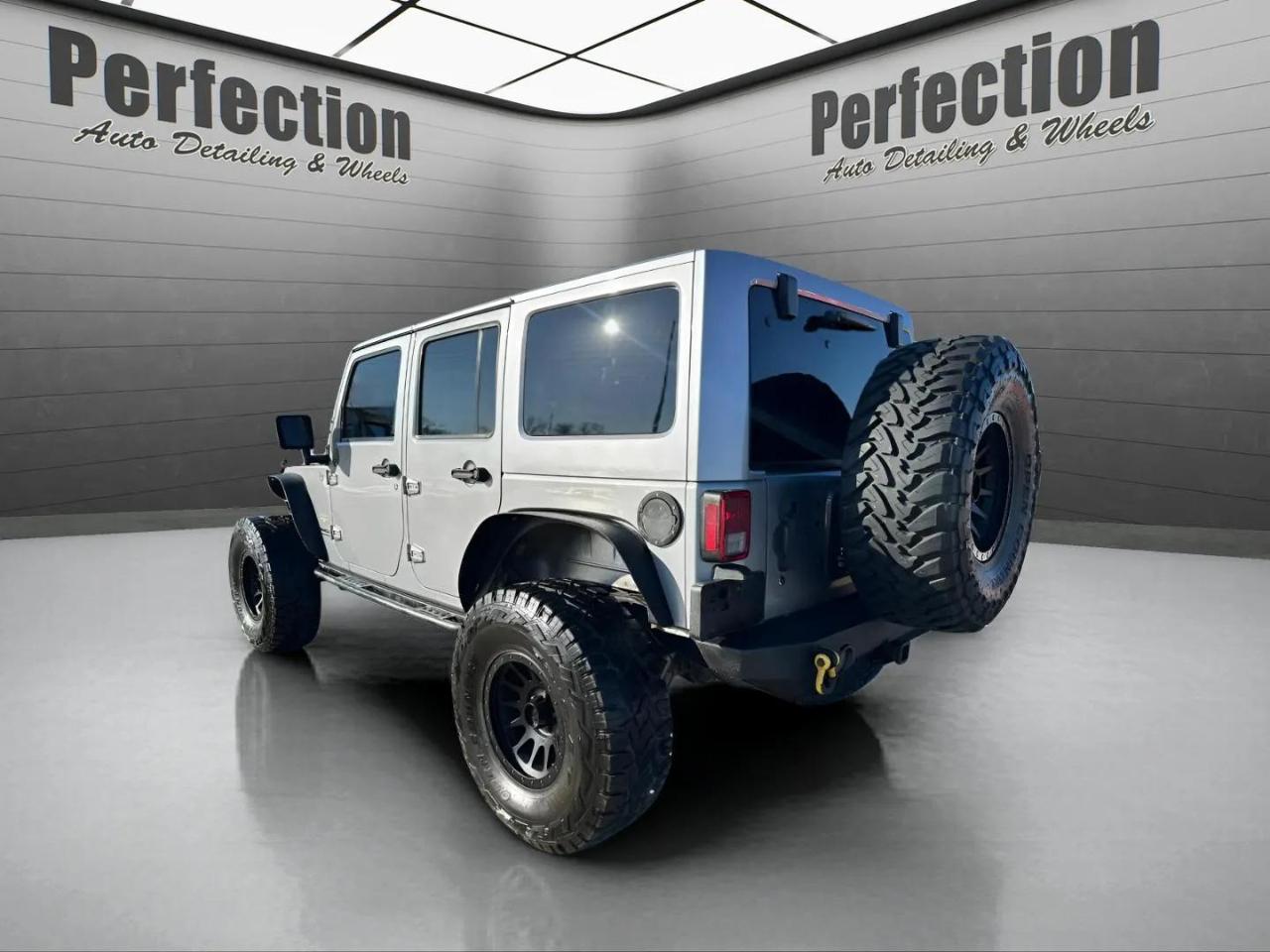 Jeep Wrangler Unlimited 4WD 4dr Sahara 2014