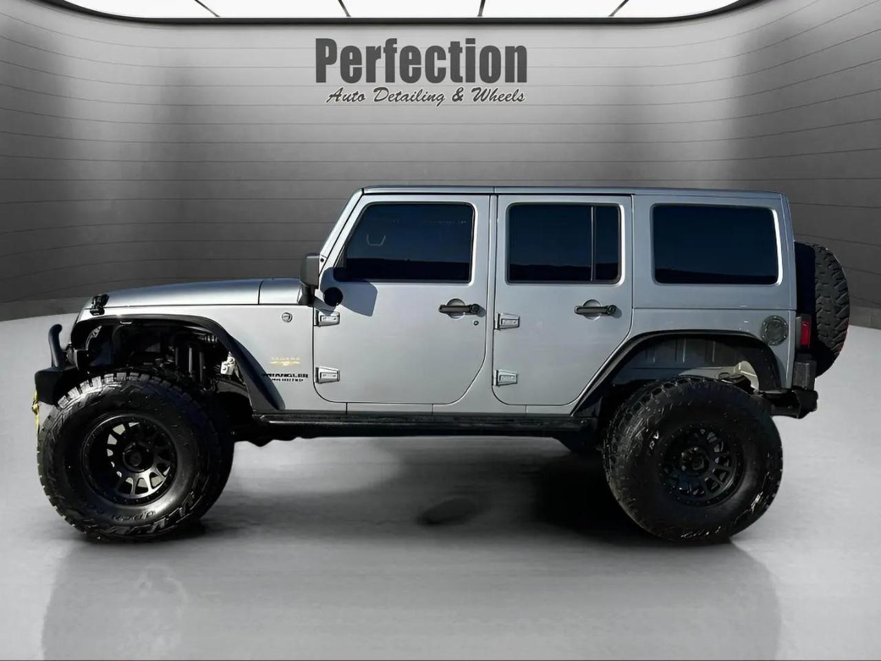 Jeep Wrangler Unlimited 4WD 4dr Sahara 2014