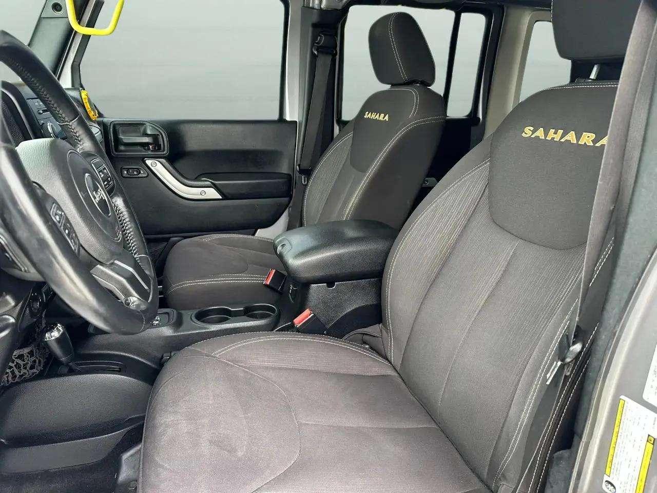 Jeep Wrangler Unlimited 4WD 4dr Sahara 2014