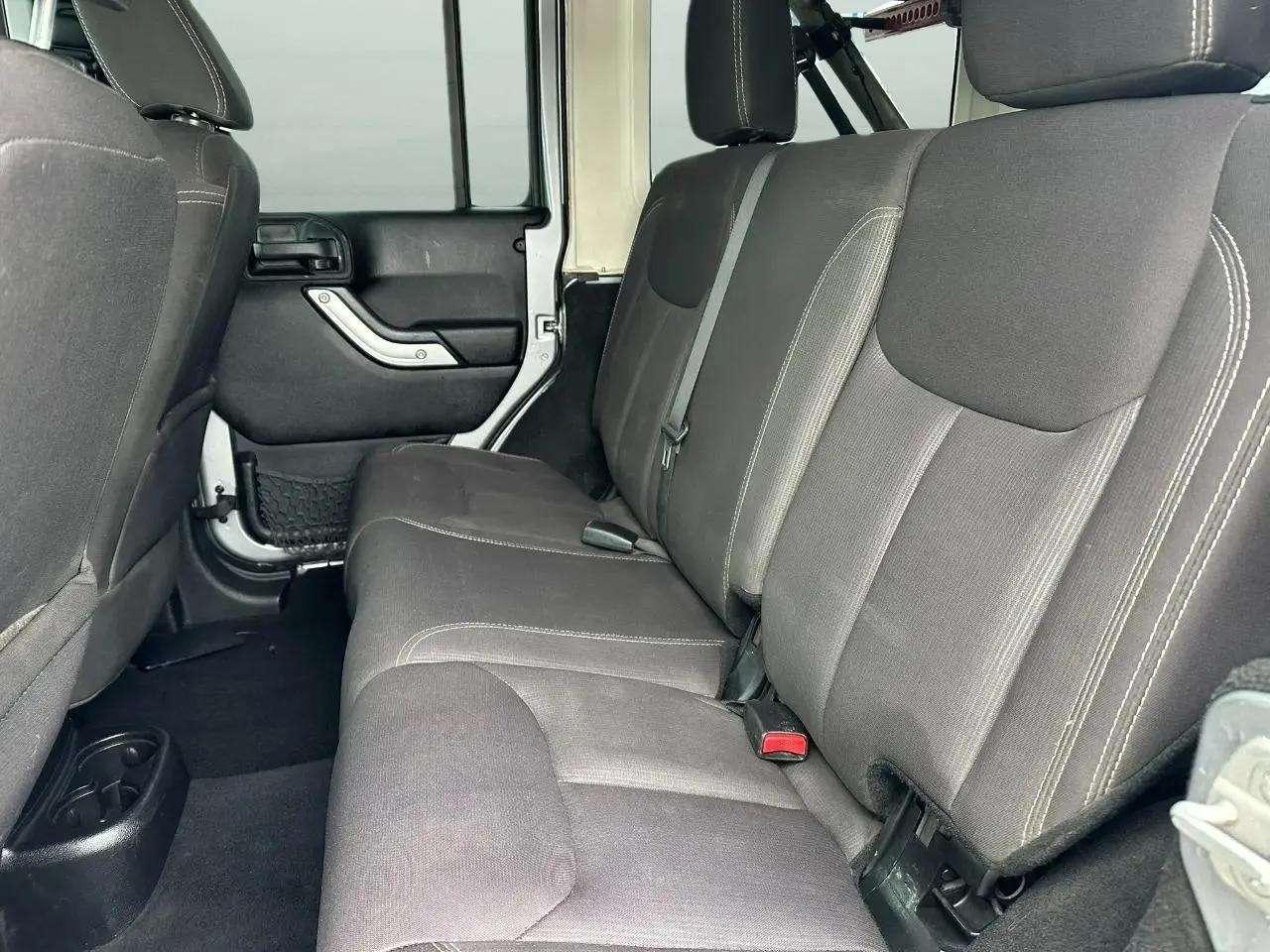 Jeep Wrangler Unlimited 4WD 4dr Sahara 2014