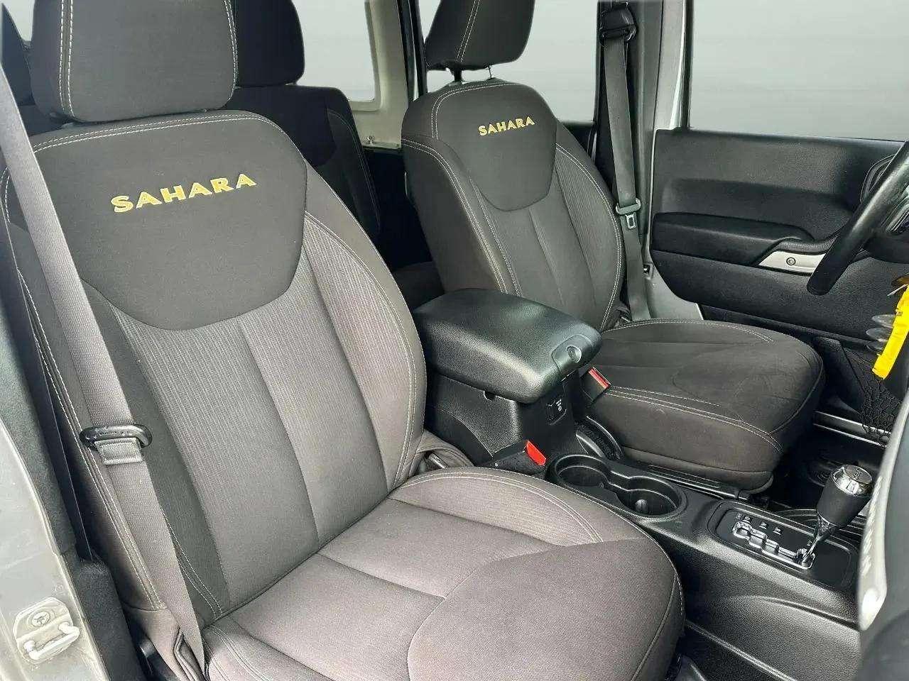 Jeep Wrangler Unlimited 4WD 4dr Sahara 2014