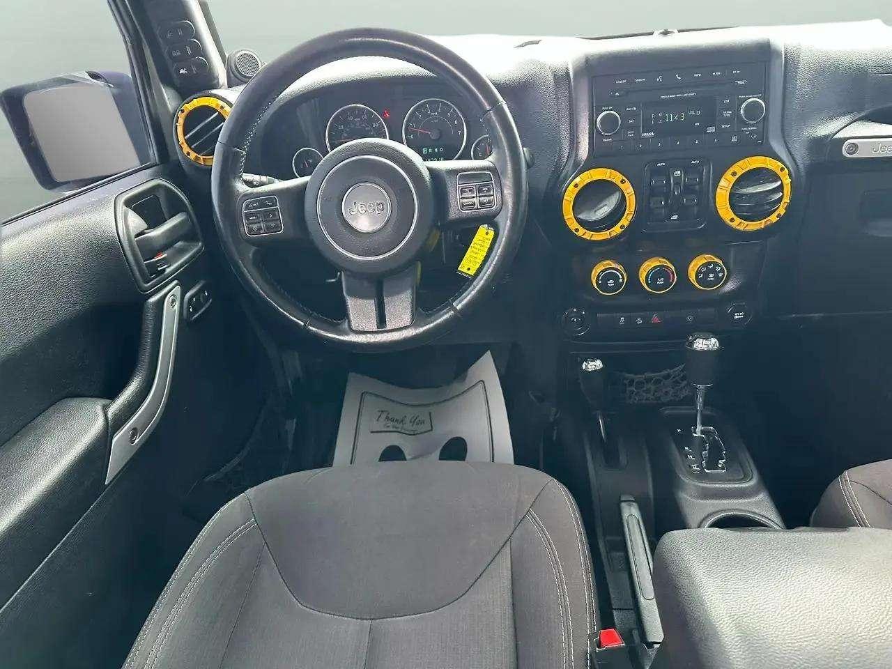 Jeep Wrangler Unlimited 4WD 4dr Sahara 2014