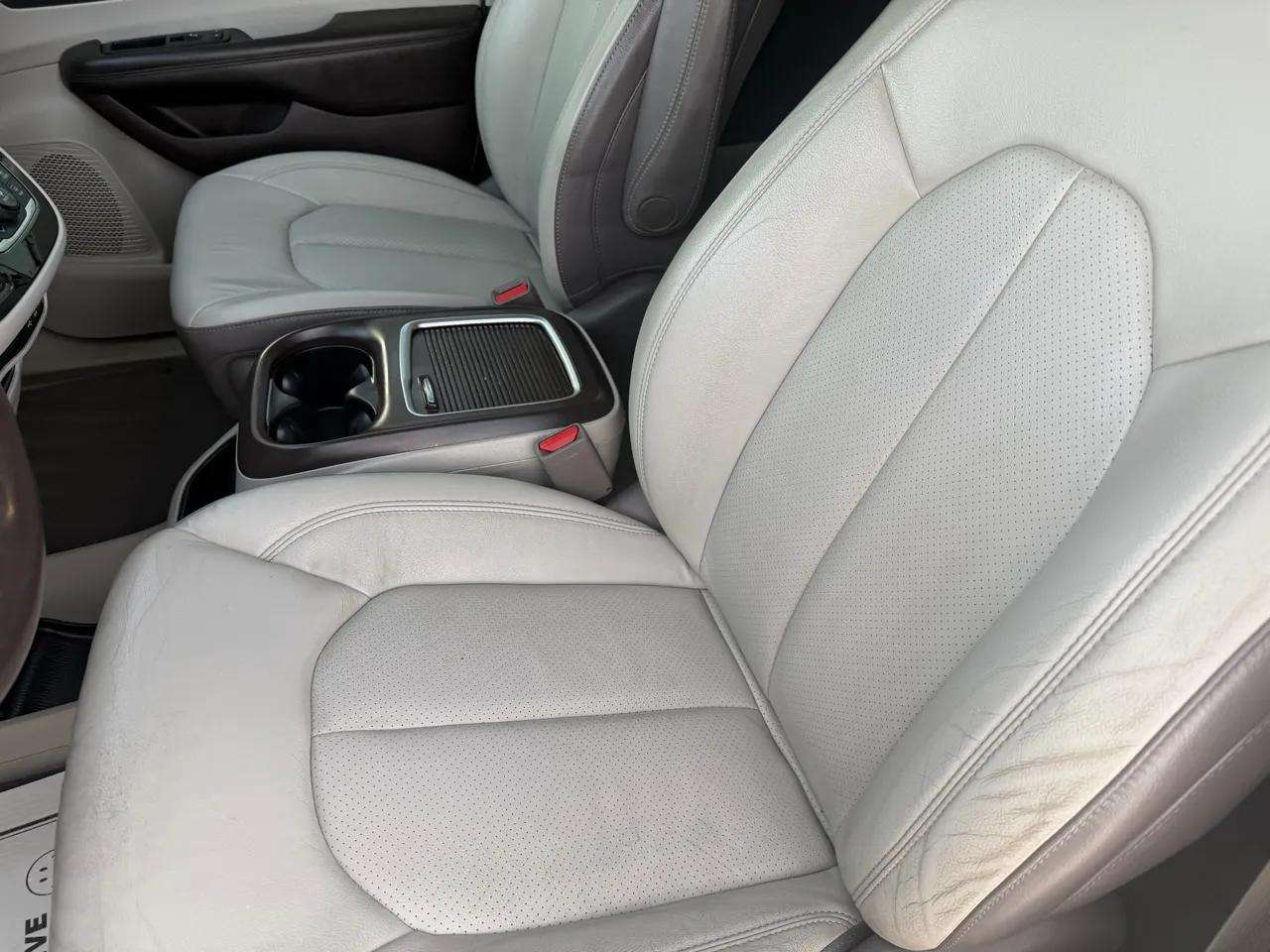 Chrysler Pacifica Touring-L Plus FWD 2017