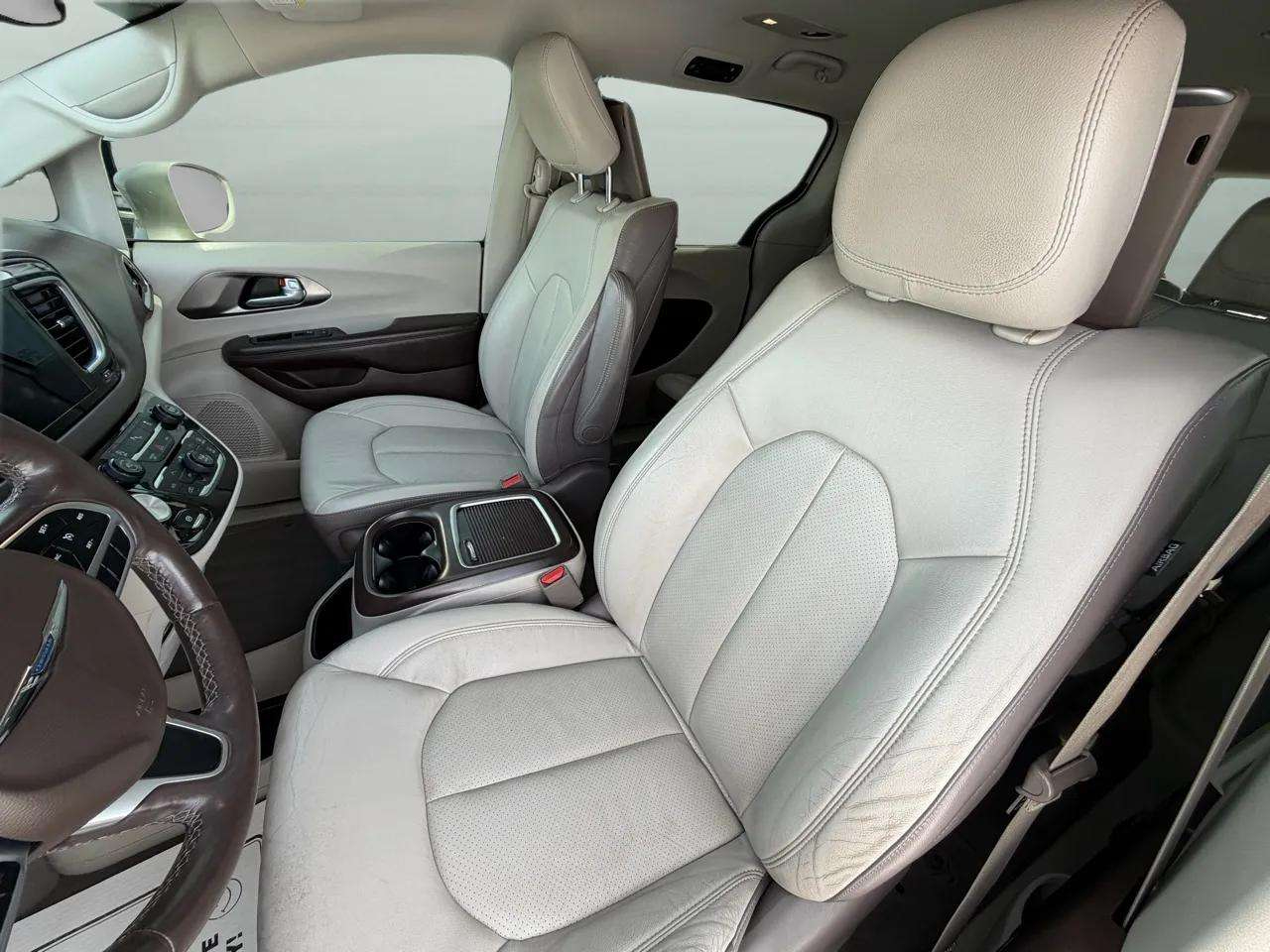 Chrysler Pacifica Touring-L Plus FWD 2017