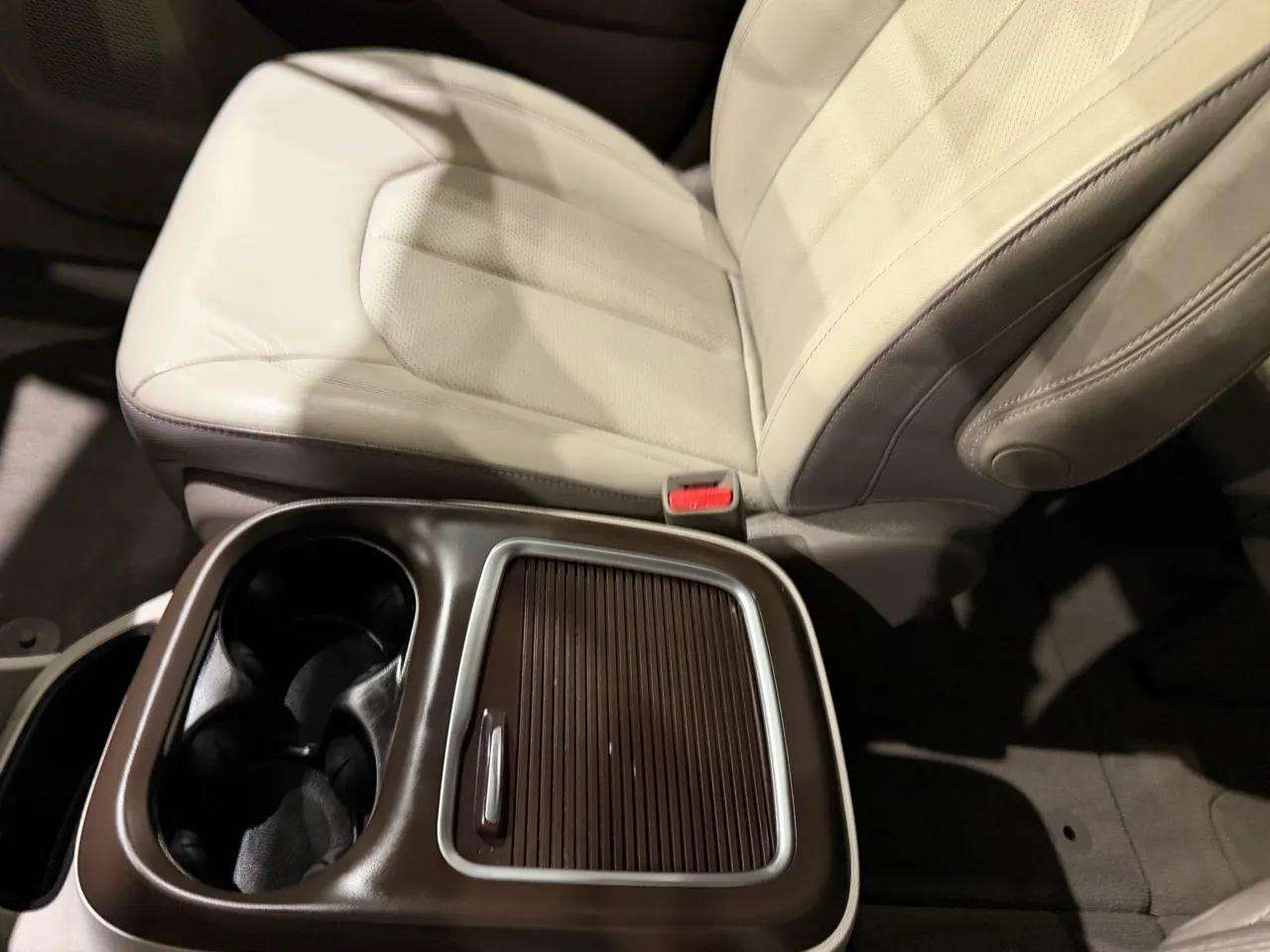 Chrysler Pacifica Touring-L Plus FWD 2017