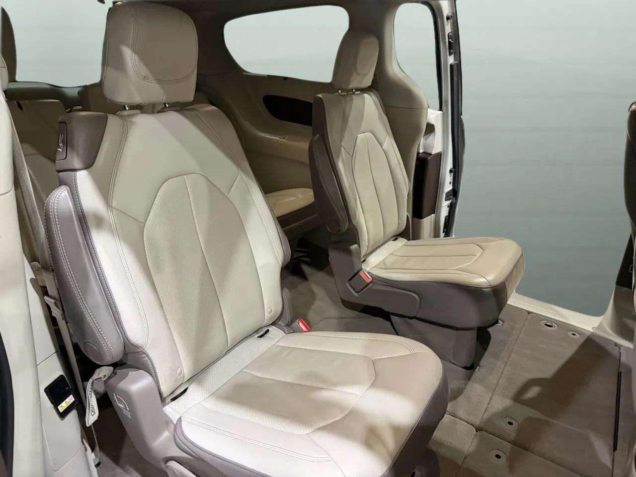 Chrysler Pacifica Touring-L Plus FWD 2017