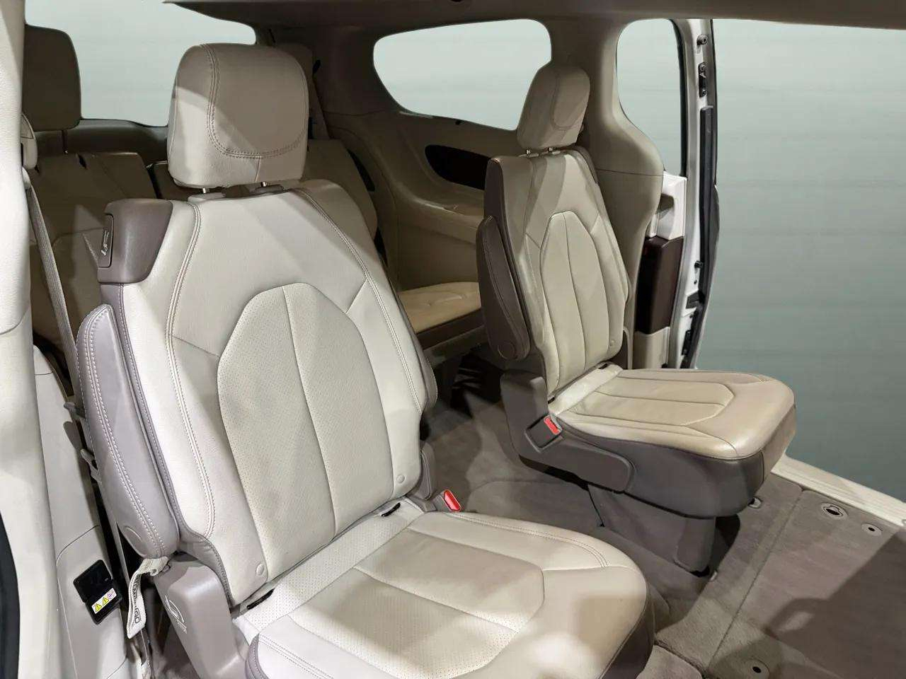 Chrysler Pacifica Touring-L Plus FWD 2017