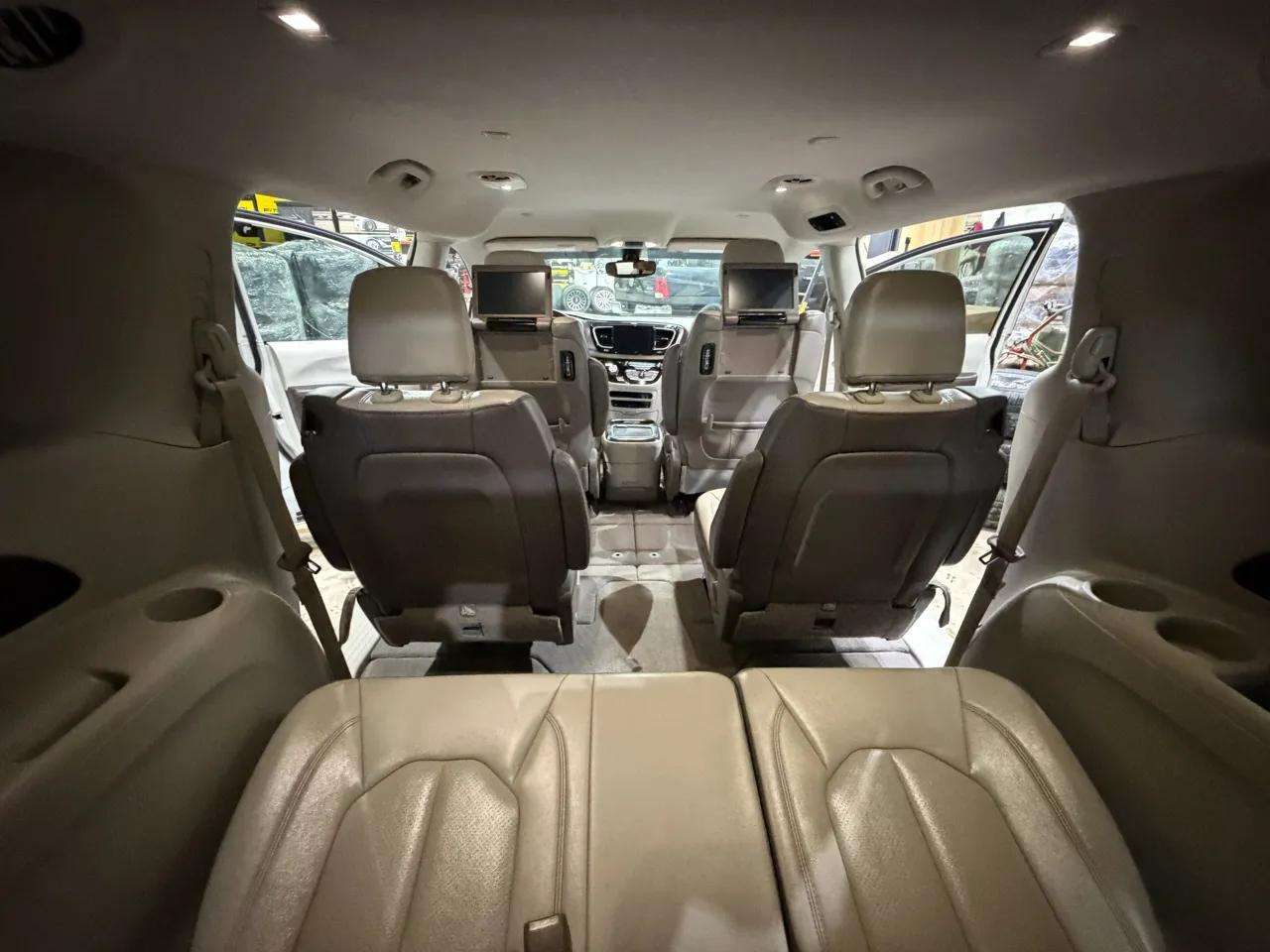 Chrysler Pacifica Touring-L Plus FWD 2017