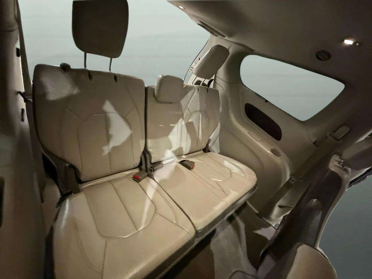 Chrysler Pacifica Touring-L Plus FWD 2017