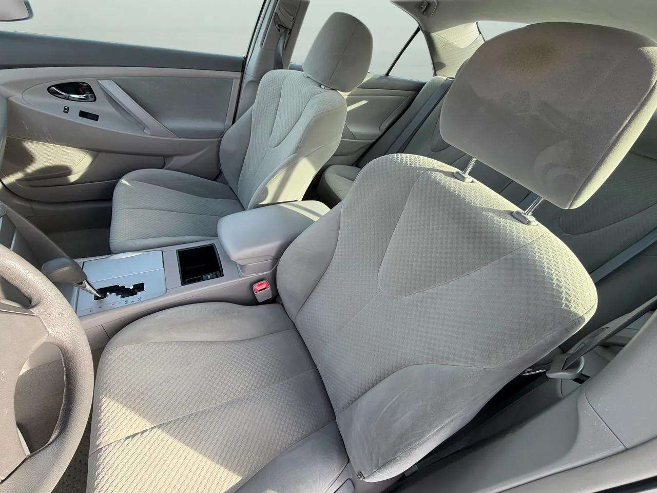 Toyota Camry 4dr Sdn I4 Man (Natl) 2009