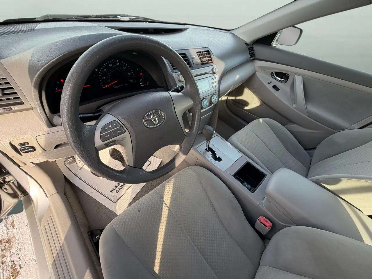 Toyota Camry 4dr Sdn I4 Man (Natl) 2009