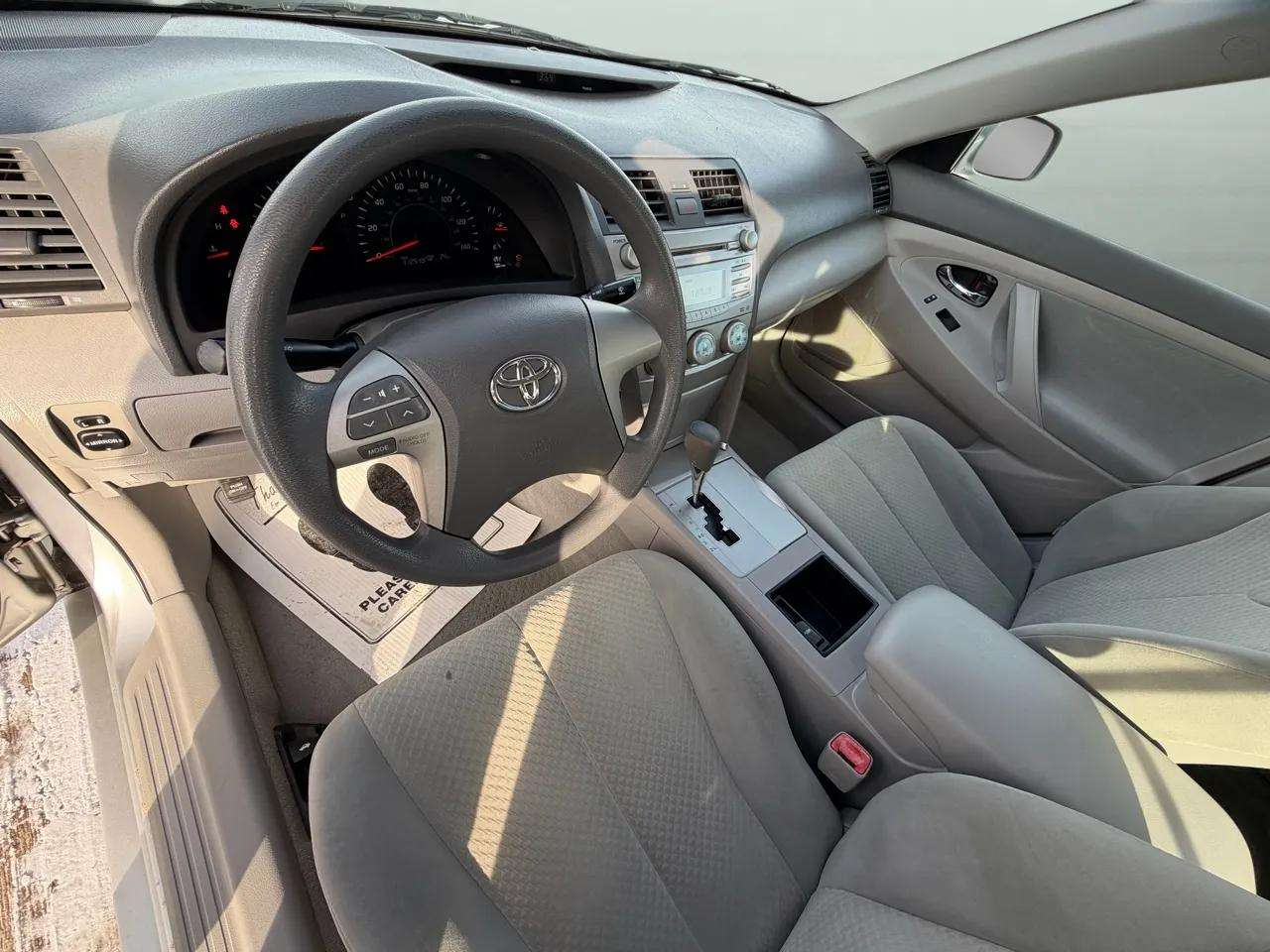 Toyota Camry 4dr Sdn I4 Man (Natl) 2009