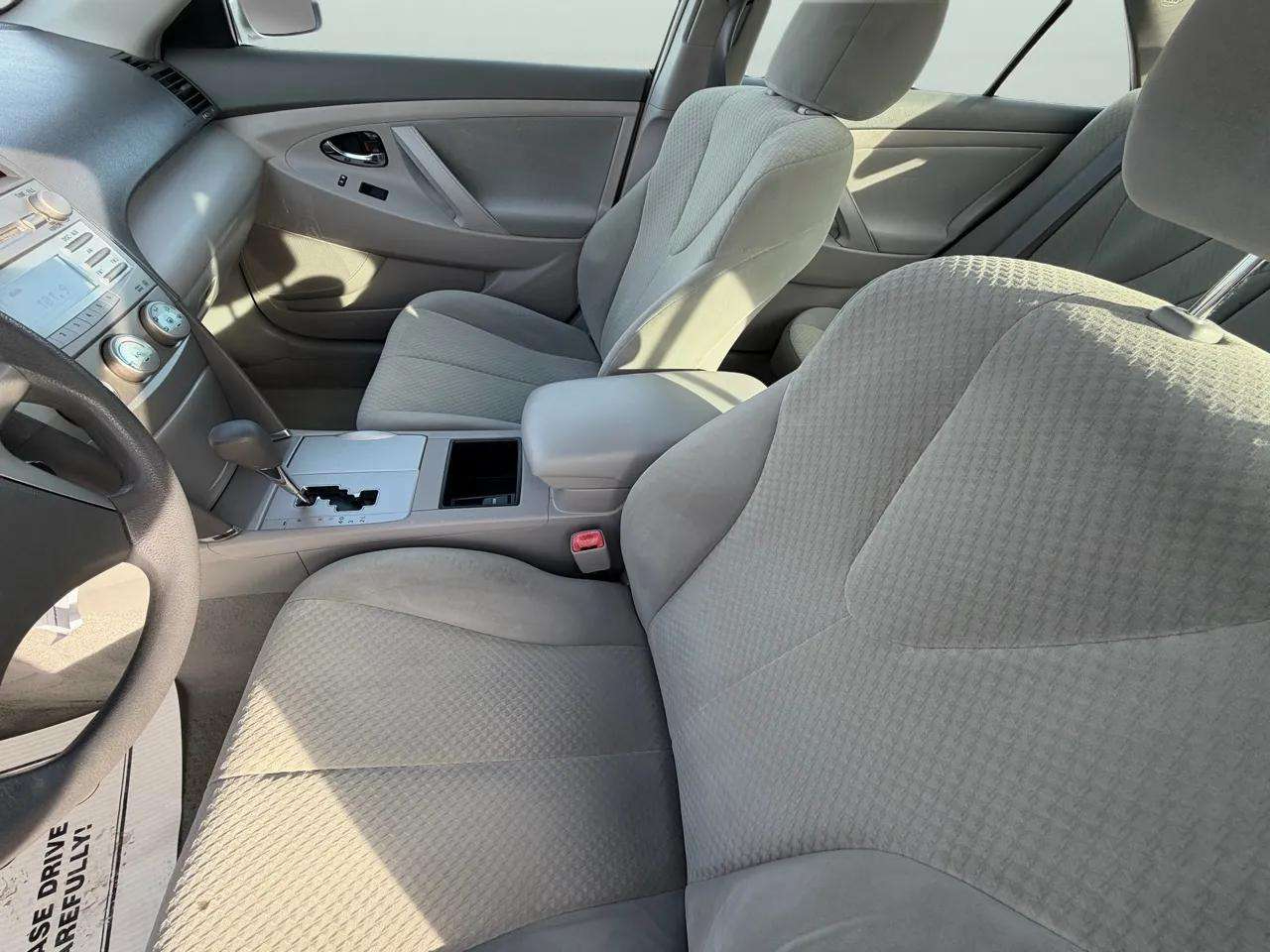 Toyota Camry 4dr Sdn I4 Man (Natl) 2009