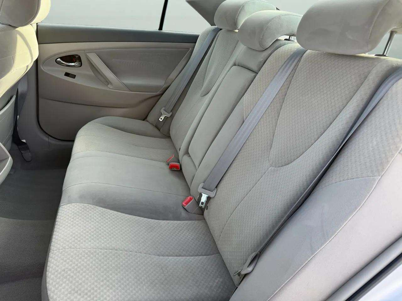 Toyota Camry 4dr Sdn I4 Man (Natl) 2009