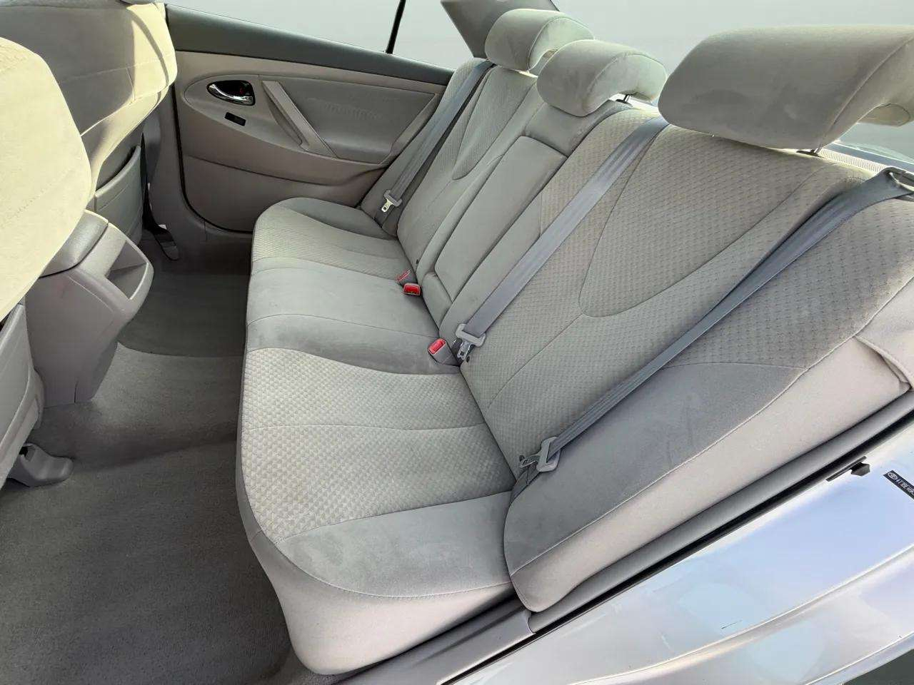 Toyota Camry 4dr Sdn I4 Man (Natl) 2009