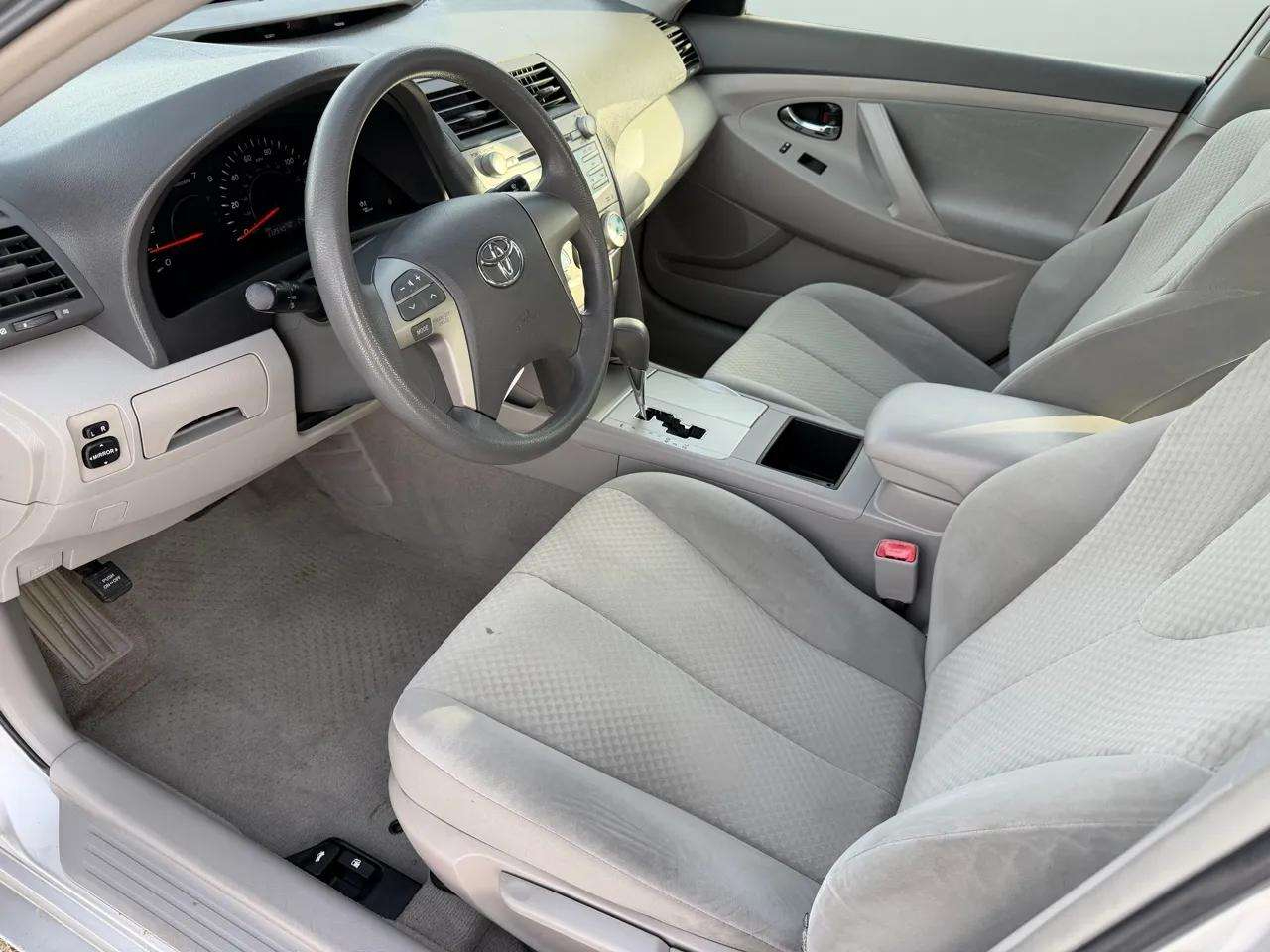 Toyota Camry 4dr Sdn I4 Man (Natl) 2009