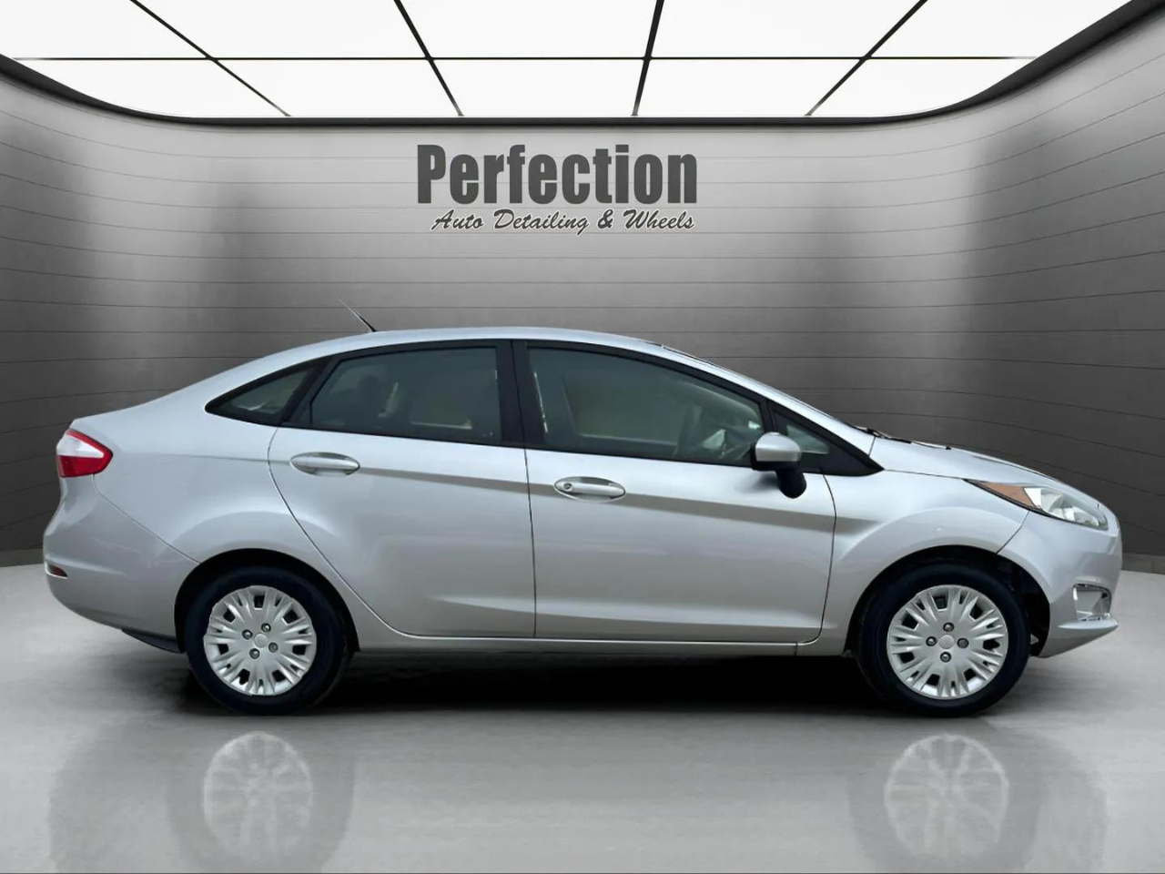 Ford Fiesta 4dr Sdn S 2015