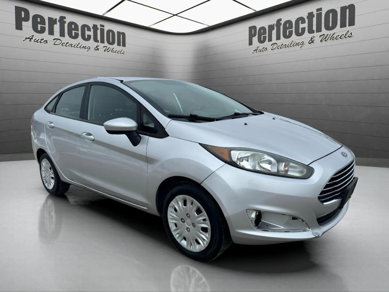 Ford Fiesta 4dr Sdn S 2015