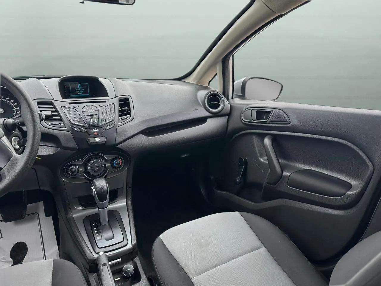 Ford Fiesta 4dr Sdn S 2015