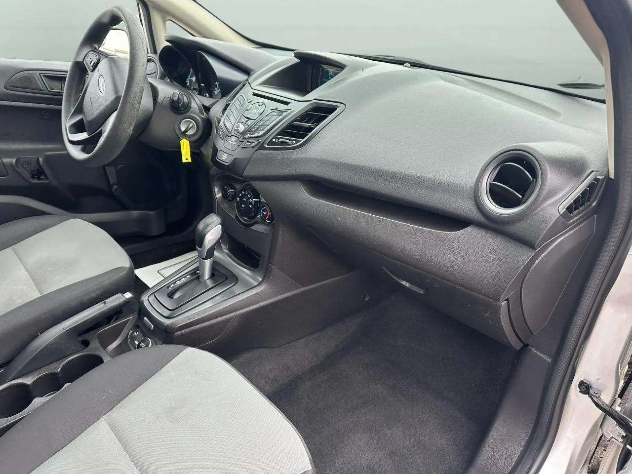 Ford Fiesta 4dr Sdn S 2015