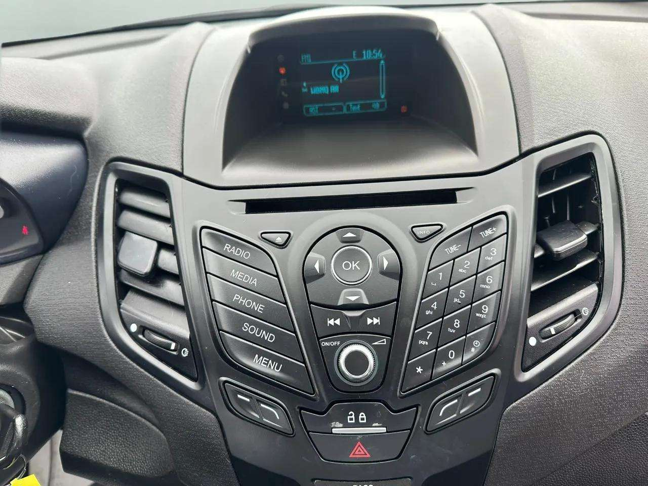 Ford Fiesta 4dr Sdn S 2015