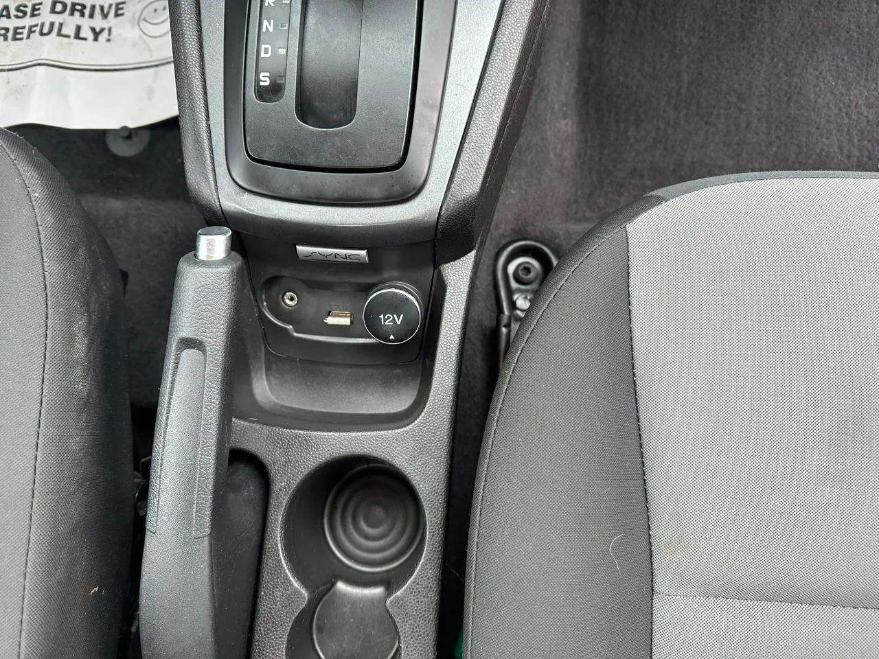 Ford Fiesta 4dr Sdn S 2015