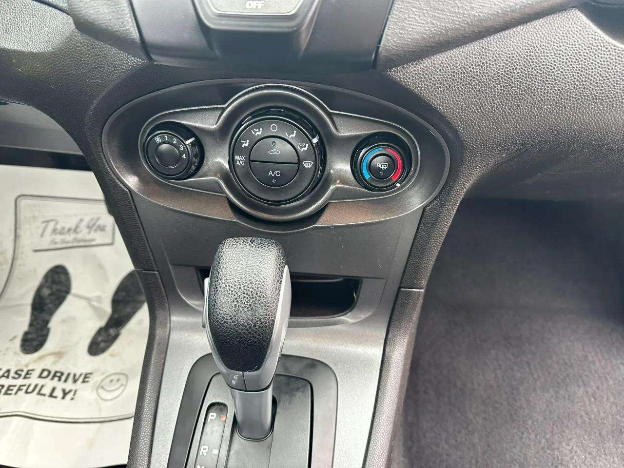 Ford Fiesta 4dr Sdn S 2015