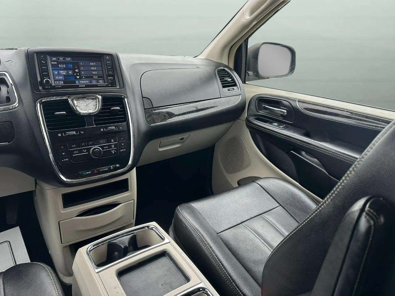 Chrysler Town & Country 4dr Wgn Touring 2015