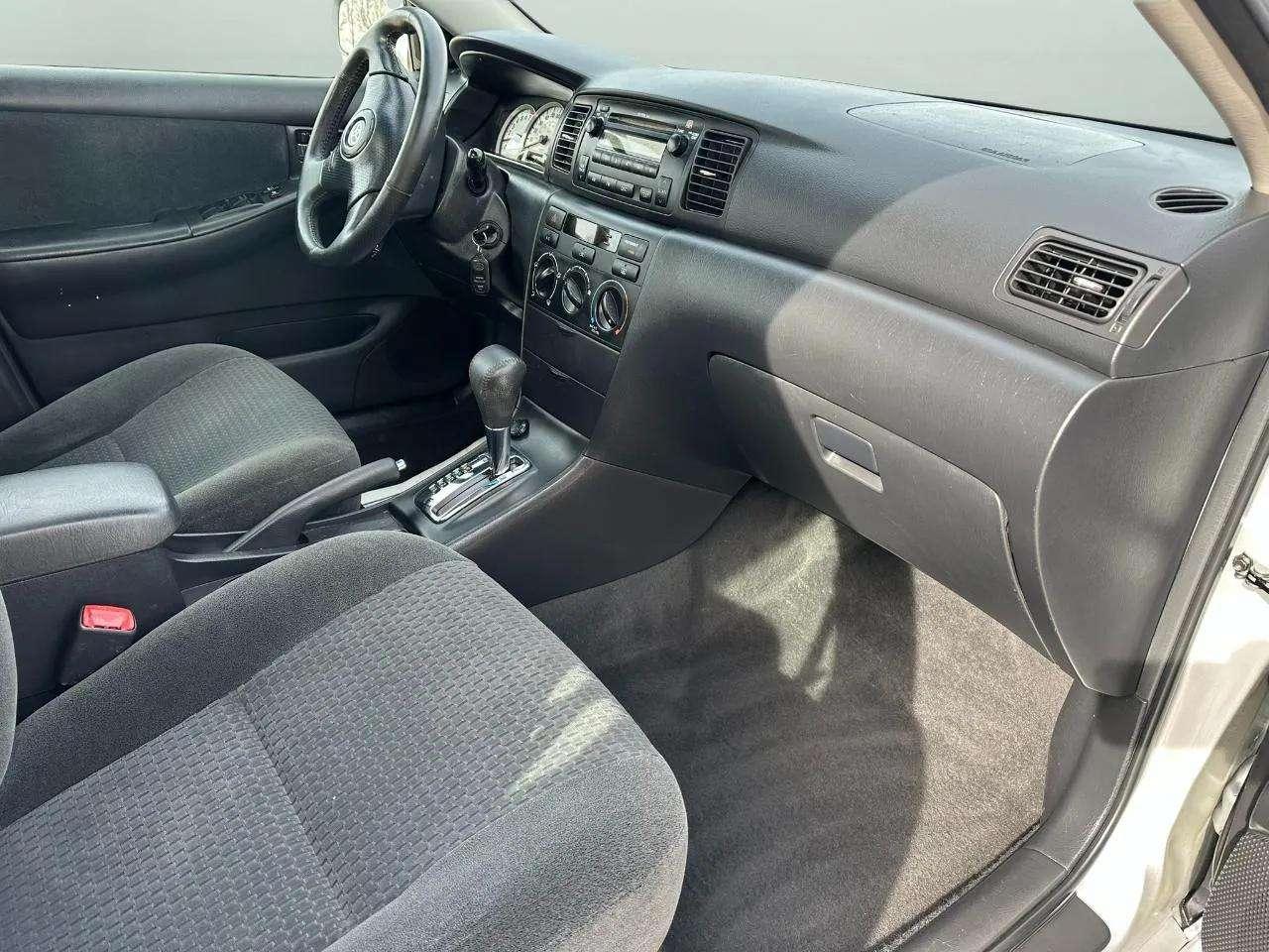 Toyota Corolla 4dr Sdn Man CE (Natl) 2008