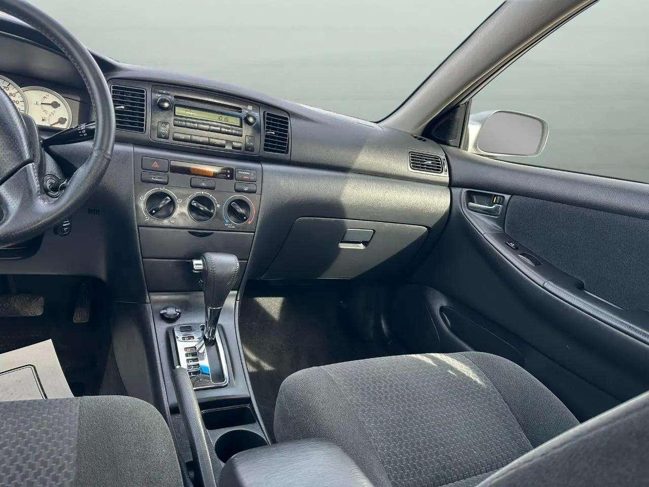 Toyota Corolla 4dr Sdn Man CE (Natl) 2008