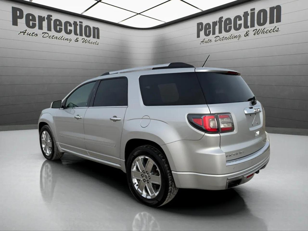 GMC Acadia AWD 4dr Denali 2015