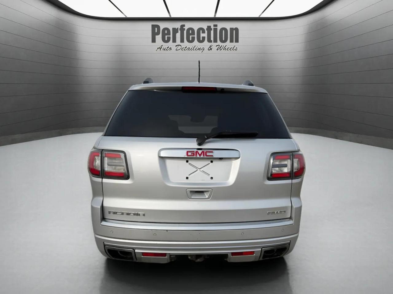 GMC Acadia AWD 4dr Denali 2015