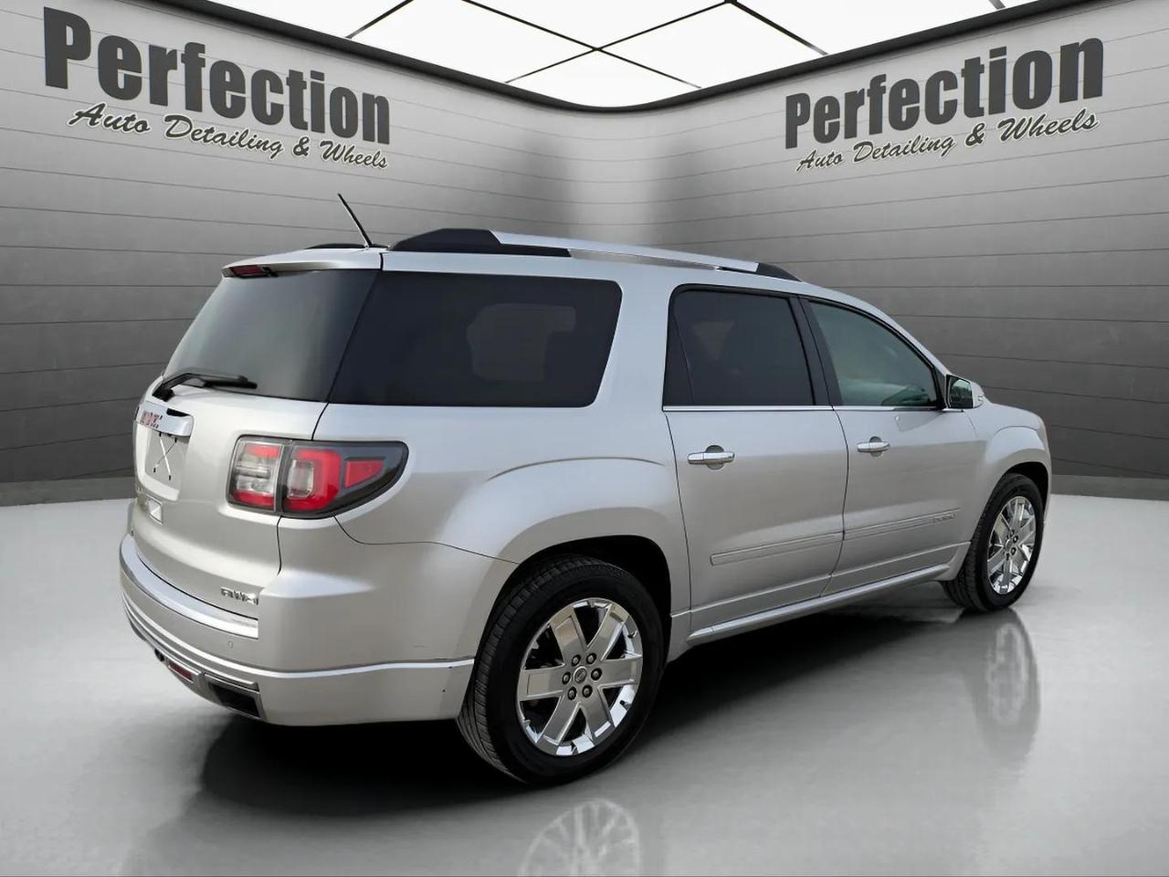 GMC Acadia AWD 4dr Denali 2015