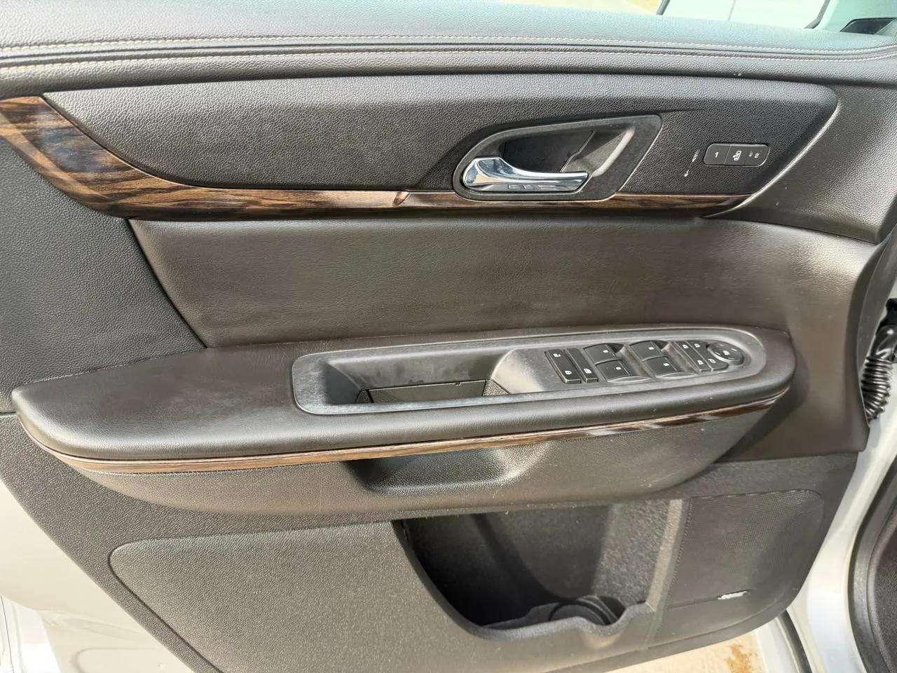 GMC Acadia AWD 4dr Denali 2015