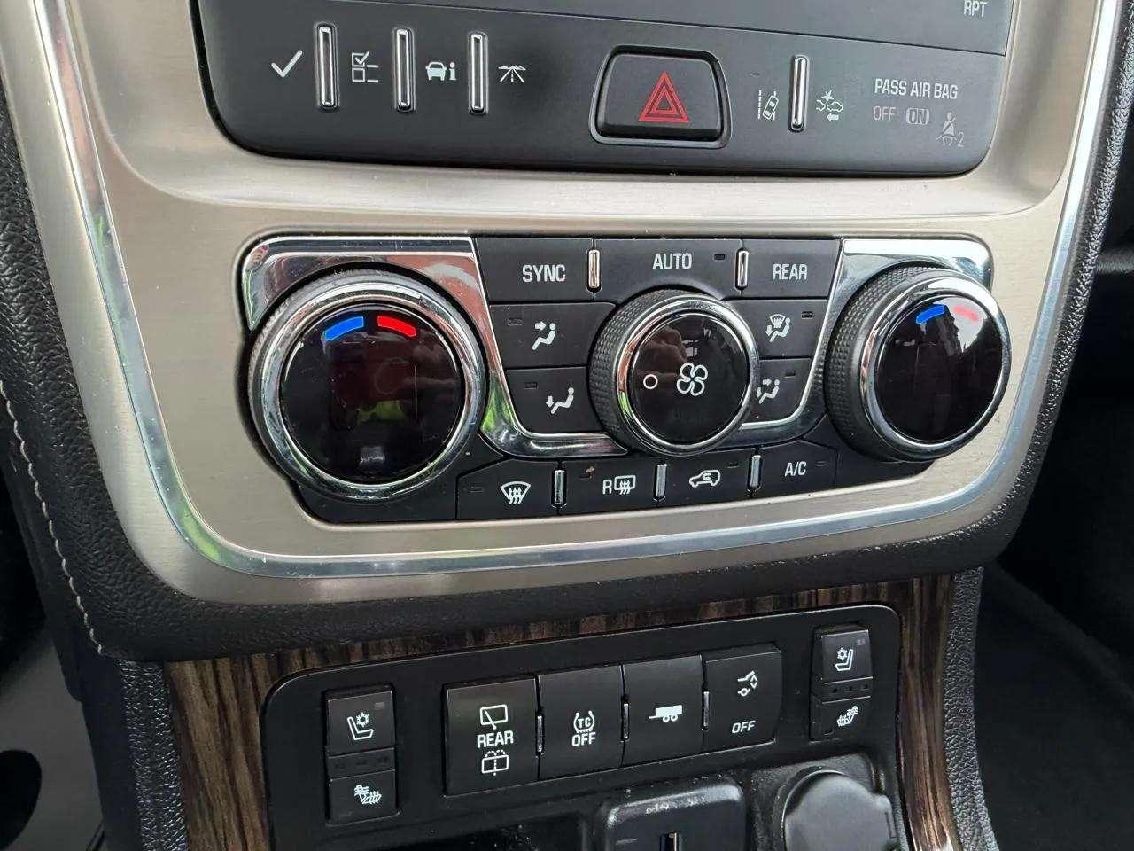 GMC Acadia AWD 4dr Denali 2015