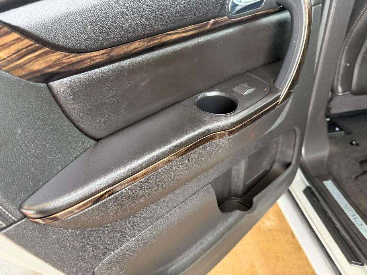 GMC Acadia AWD 4dr Denali 2015