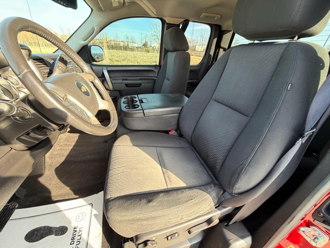 Chevrolet Silverado 1500 4WD Ext Cab 143.5" LT 2013