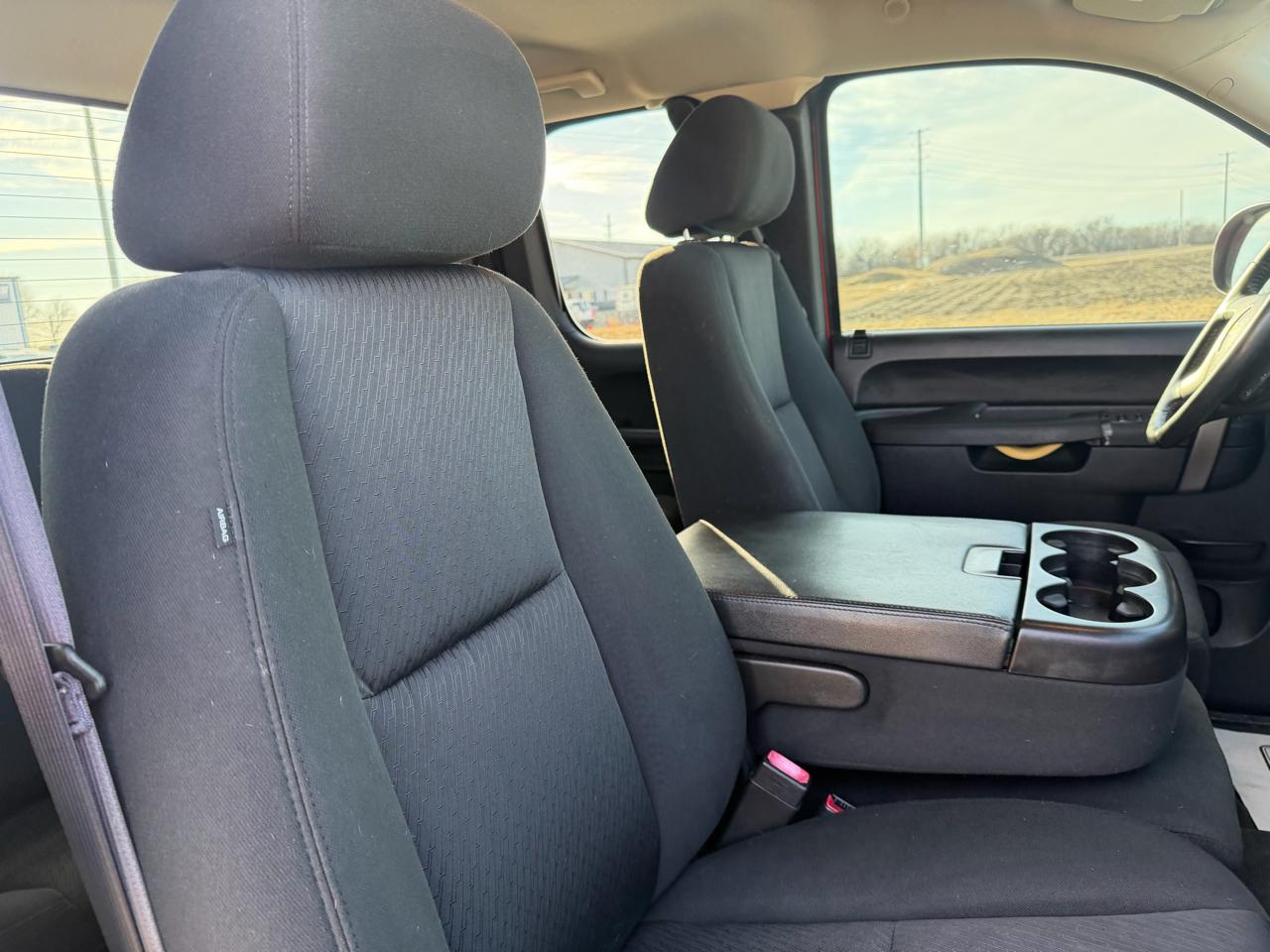 Chevrolet Silverado 1500 4WD Ext Cab 143.5" LT 2013