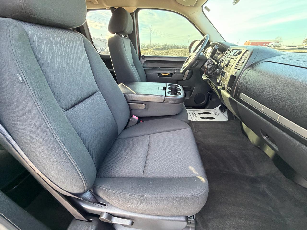 Chevrolet Silverado 1500 4WD Ext Cab 143.5" LT 2013