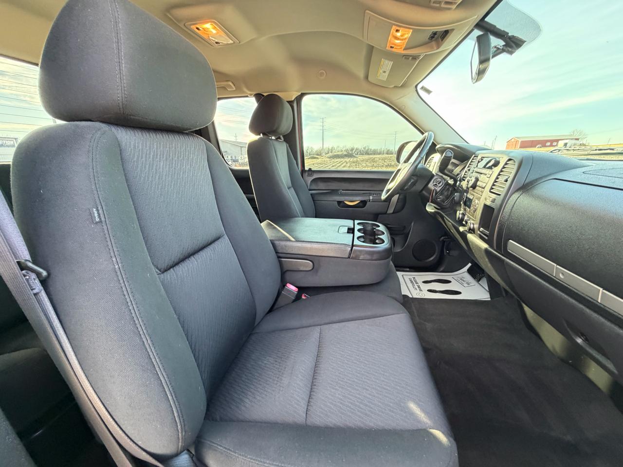 Chevrolet Silverado 1500 4WD Ext Cab 143.5" LT 2013