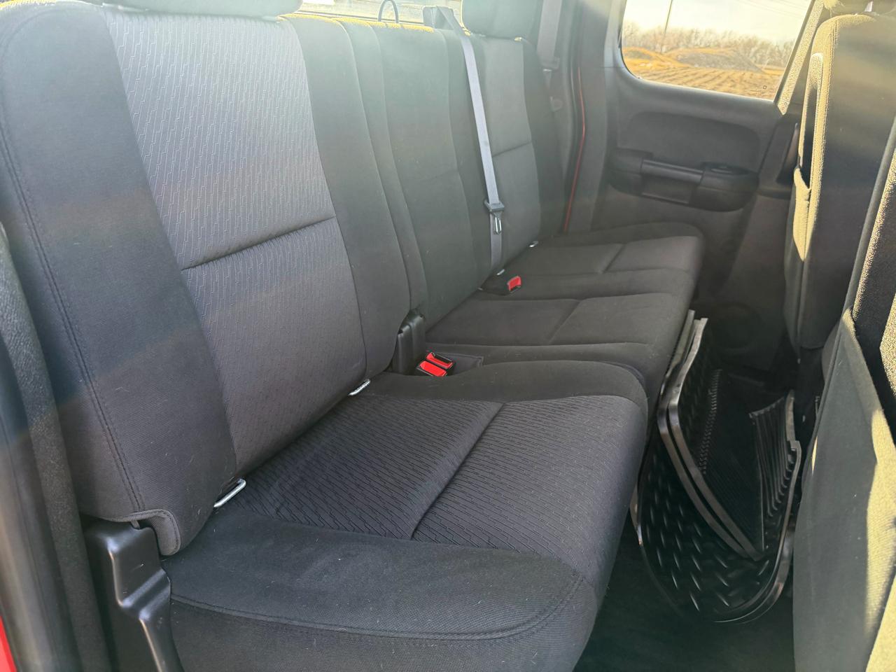 Chevrolet Silverado 1500 4WD Ext Cab 143.5" LT 2013