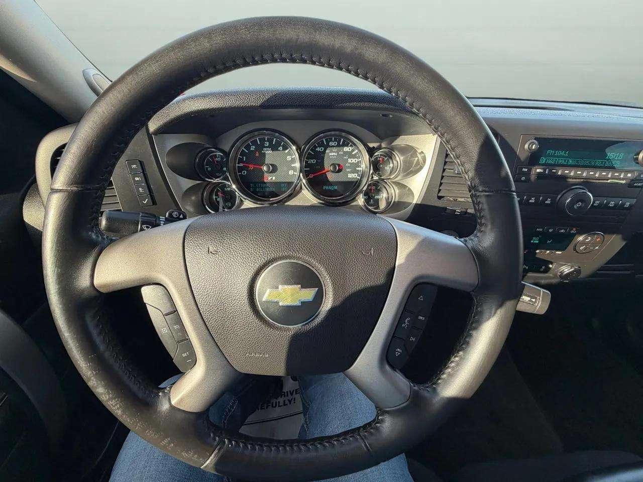 Chevrolet Silverado 1500 4WD Ext Cab 143.5" LT 2013