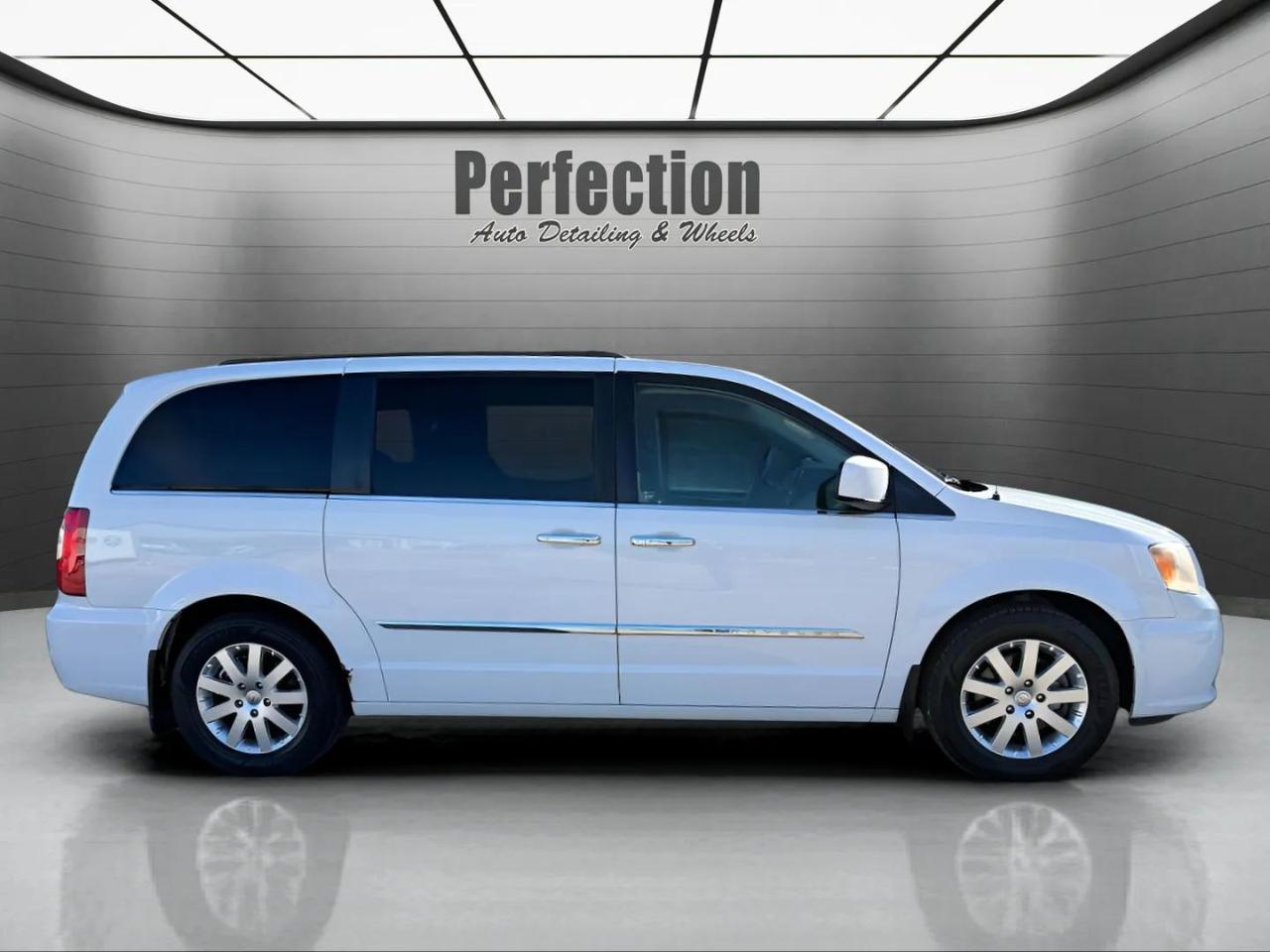 Chrysler Town & Country 4dr Wgn Touring 2014