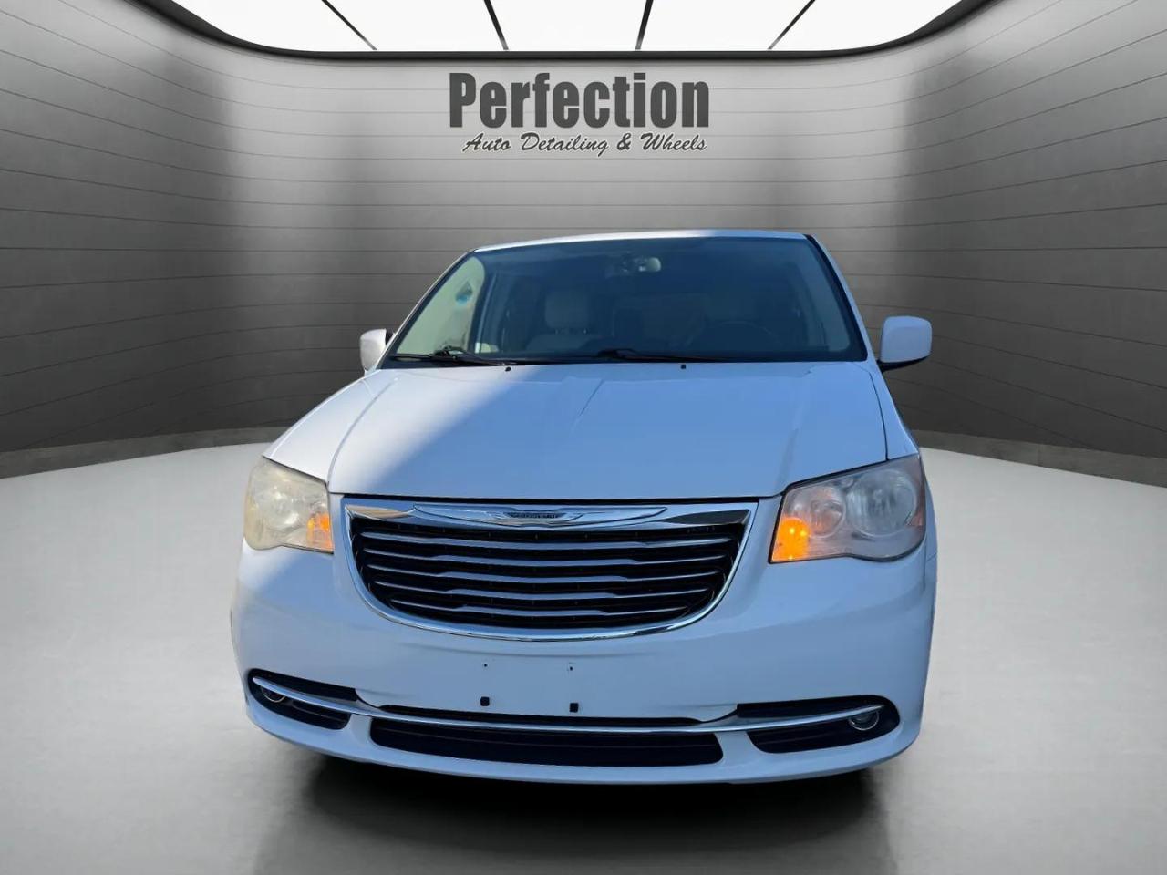 Chrysler Town & Country 4dr Wgn Touring 2014