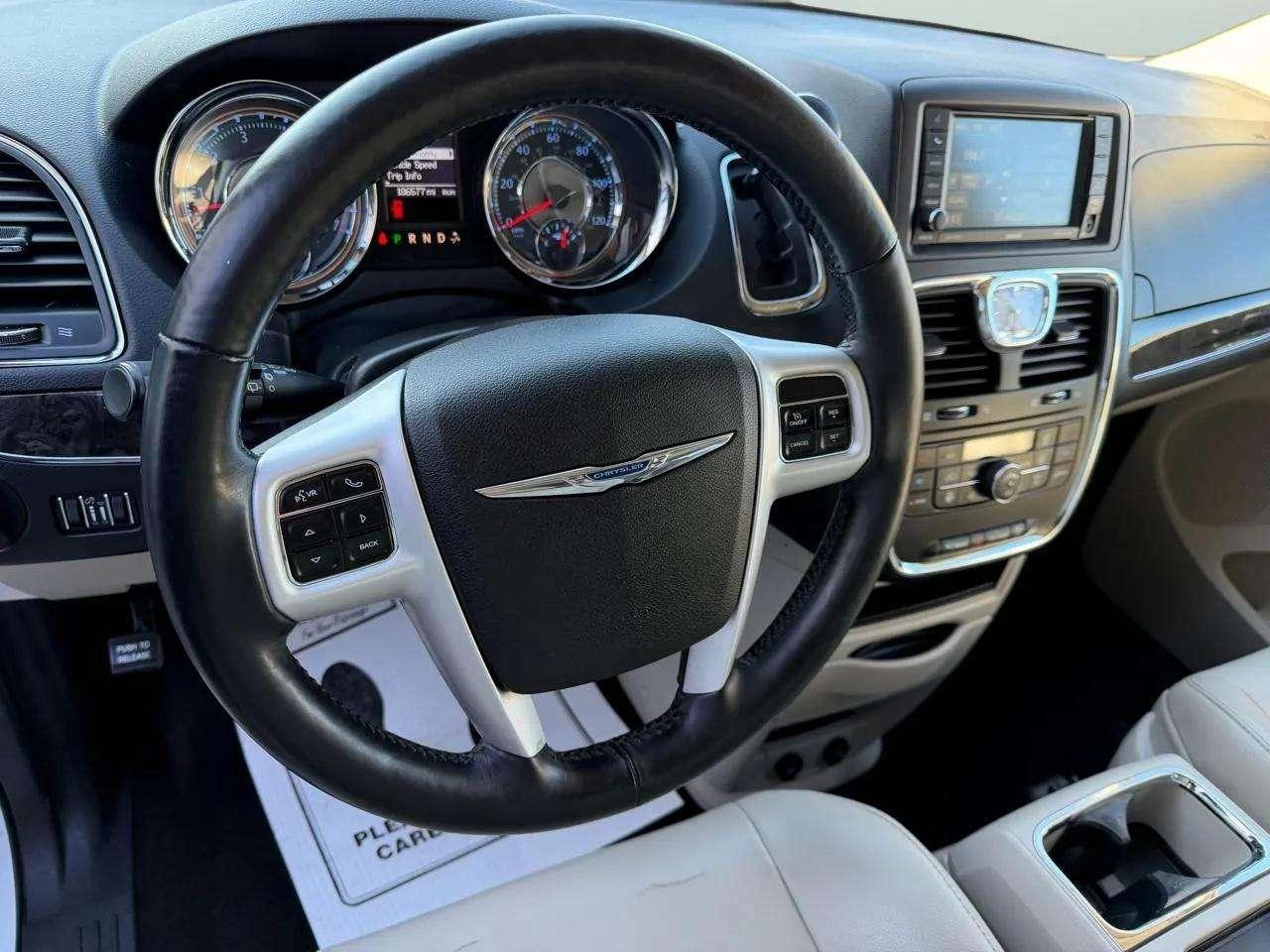 Chrysler Town & Country 4dr Wgn Touring 2014