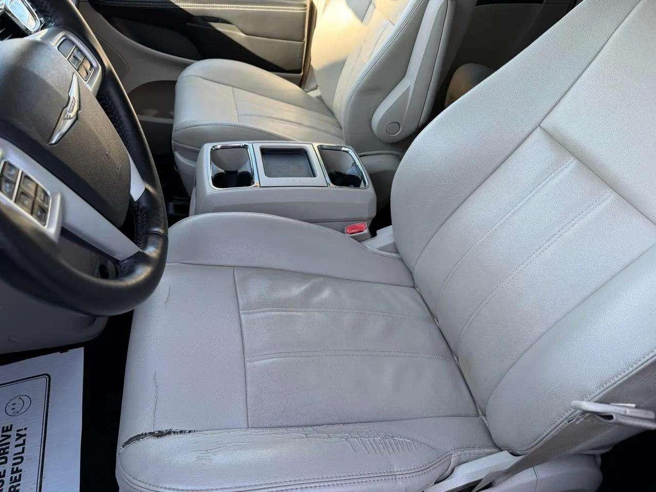 Chrysler Town & Country 4dr Wgn Touring 2014