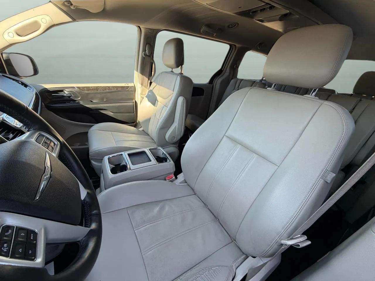 Chrysler Town & Country 4dr Wgn Touring 2014