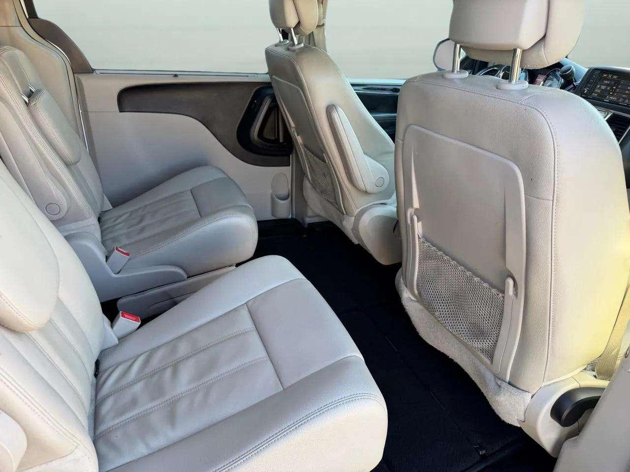 Chrysler Town & Country 4dr Wgn Touring 2014