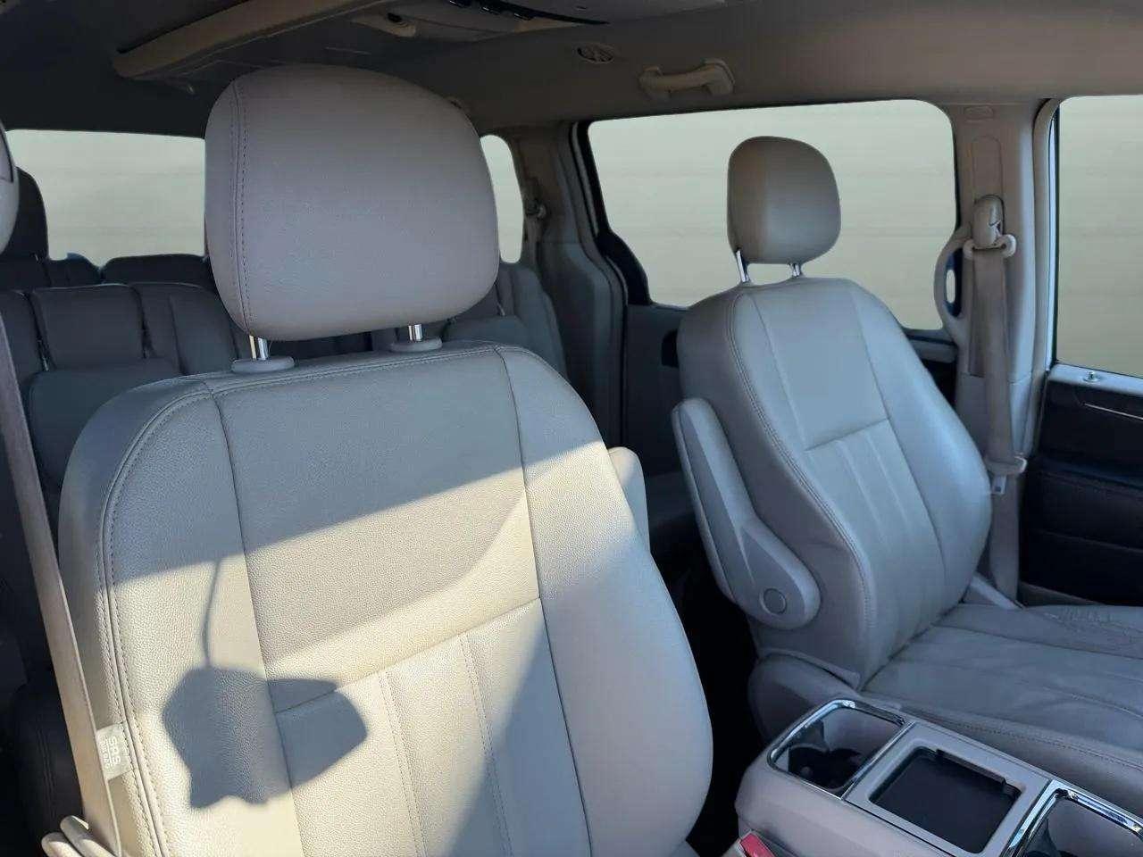 Chrysler Town & Country 4dr Wgn Touring 2014