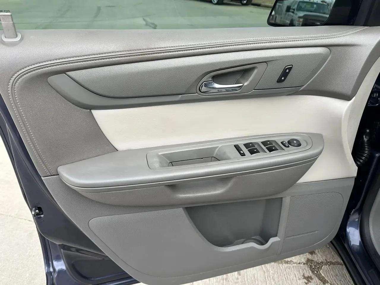 GMC Acadia FWD 4dr SLE w/SLE-2 2013